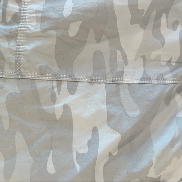 DKNY Sport Gray Camo Cargo Joggers - Picture 9 of 11